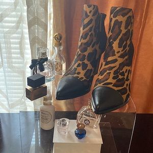 Very cute an trendy ankle boot!! Show stoppers!!!